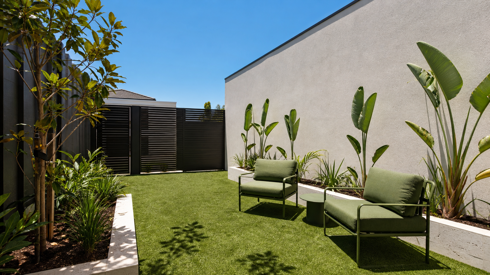 Low-maintenance courtyard with artificial turf