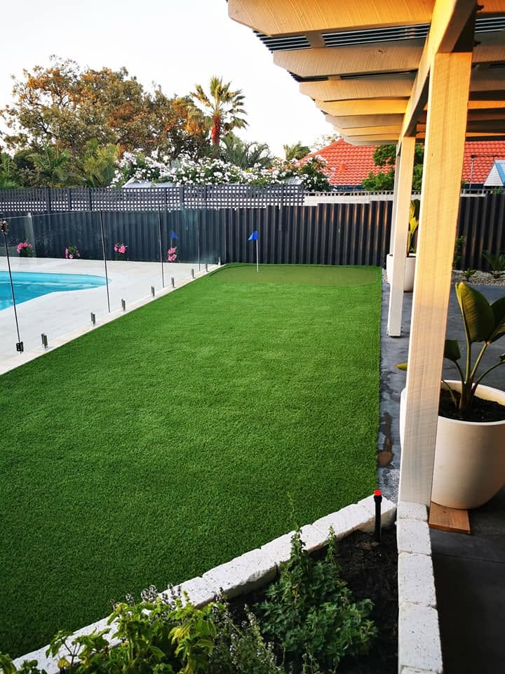Poolside putting green